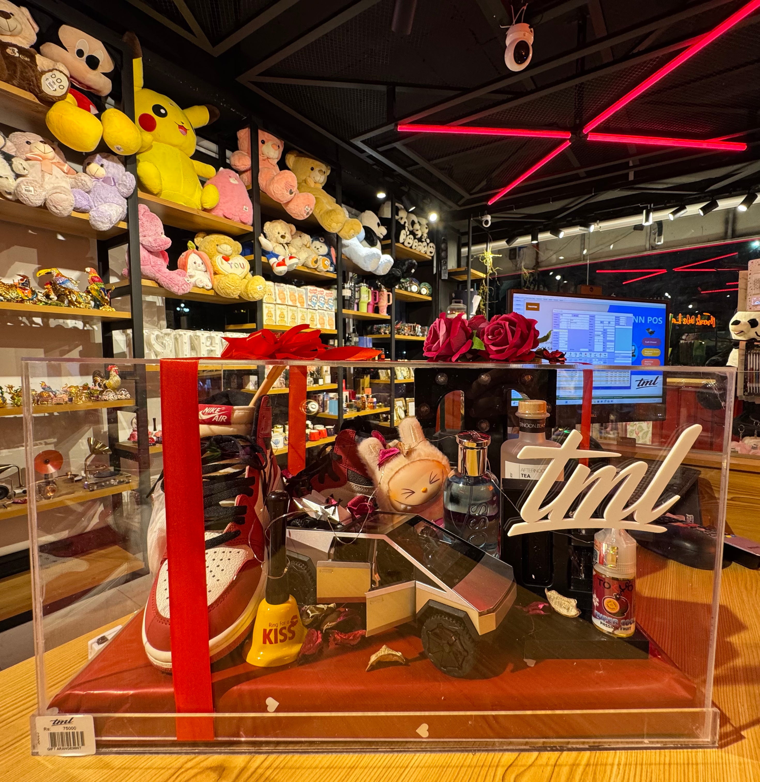 TML Exclusive Box - Large