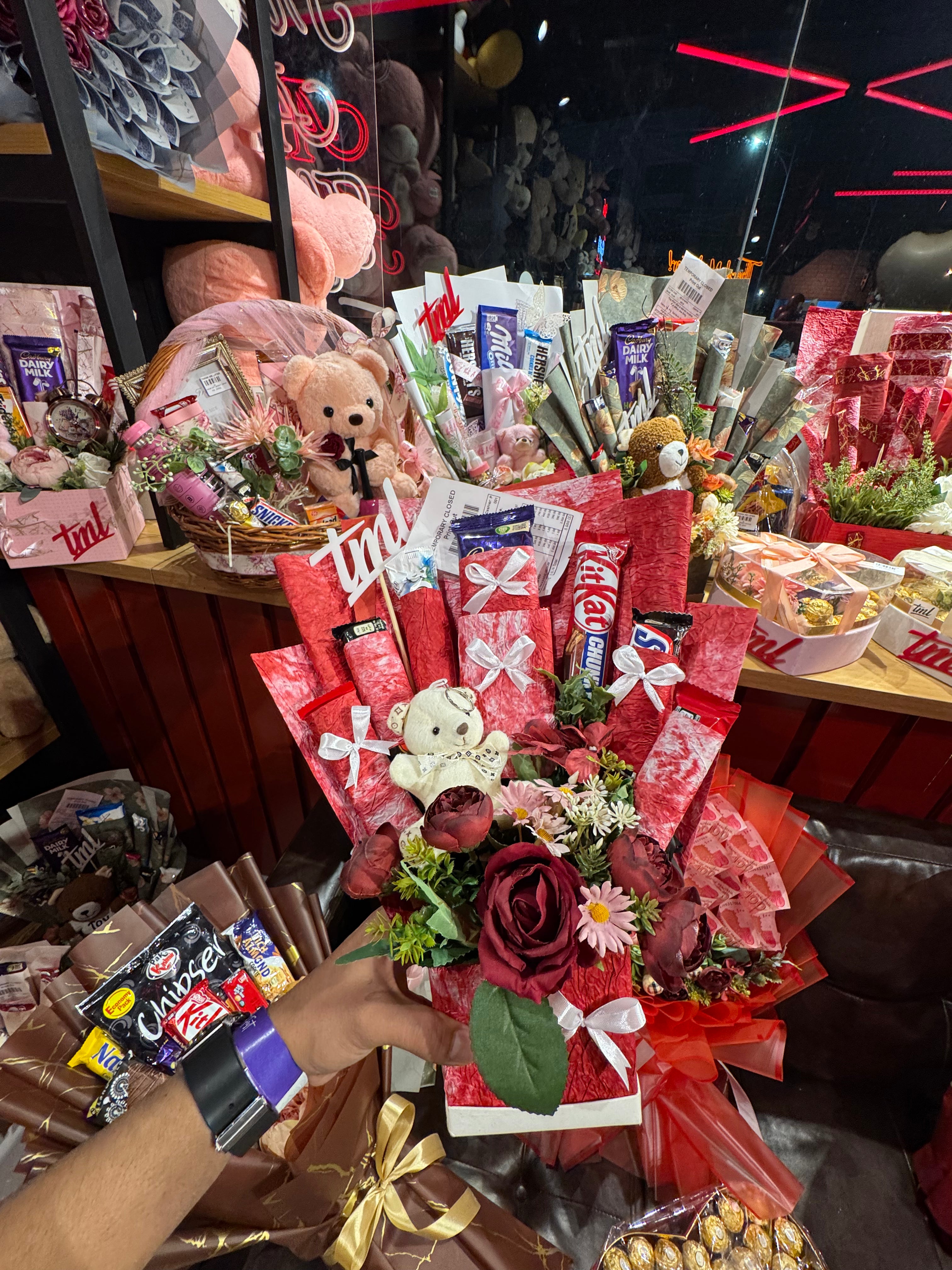 Special Gift Bouquet with Chocolates