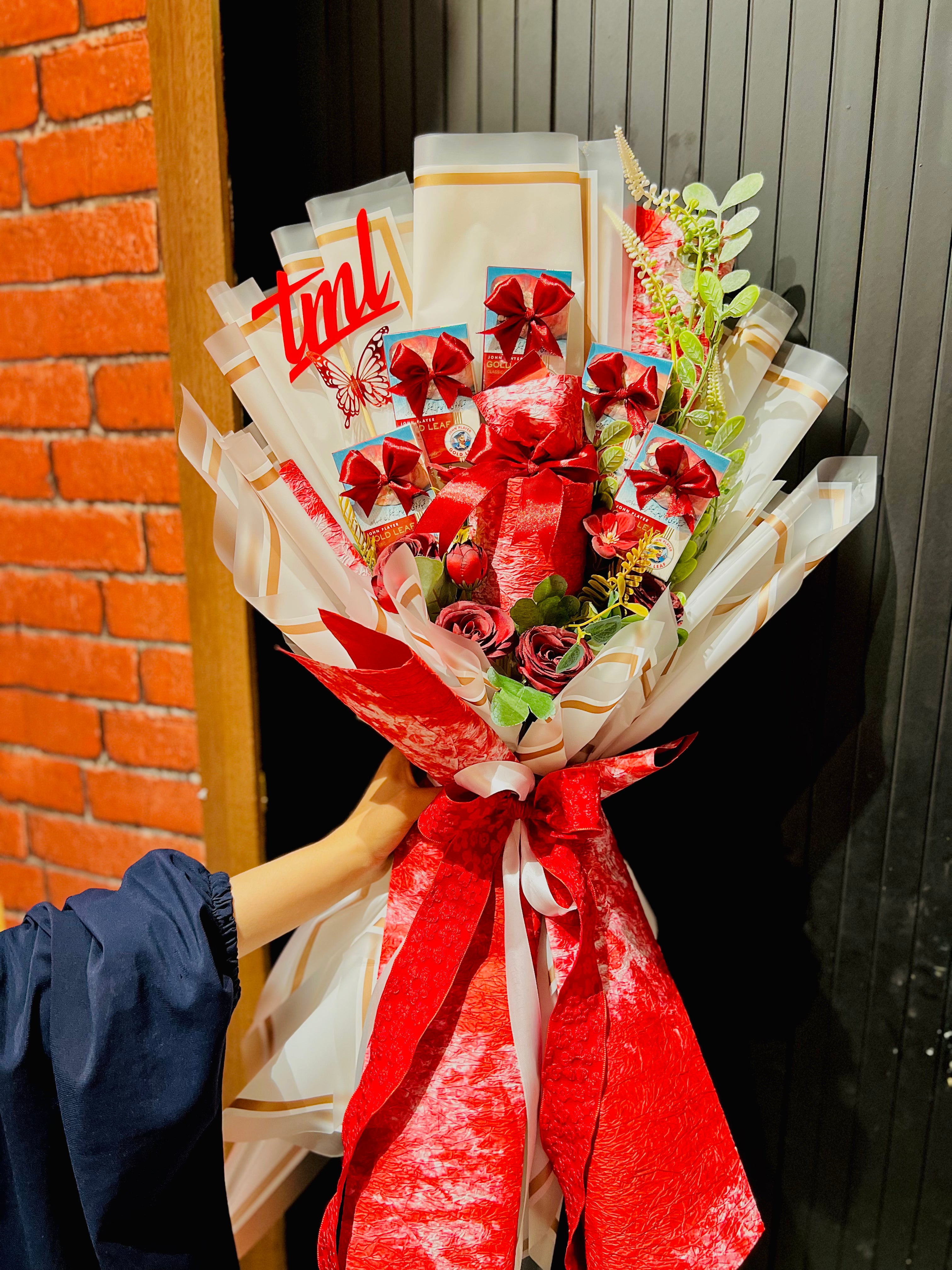 Unique Cigarettes Bouquet in Premium Packing