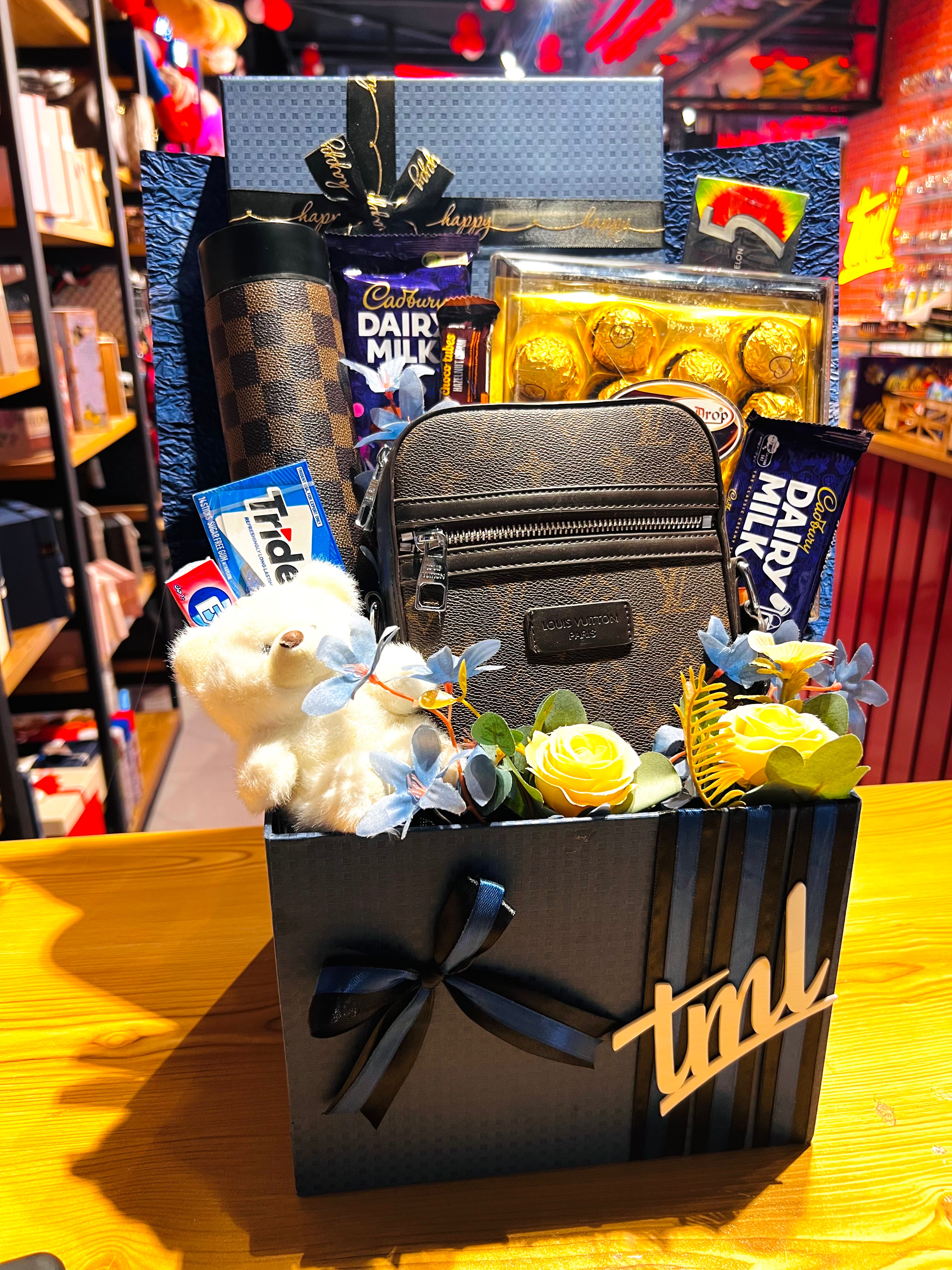 Black theme Gift Basket with purse & chocolates