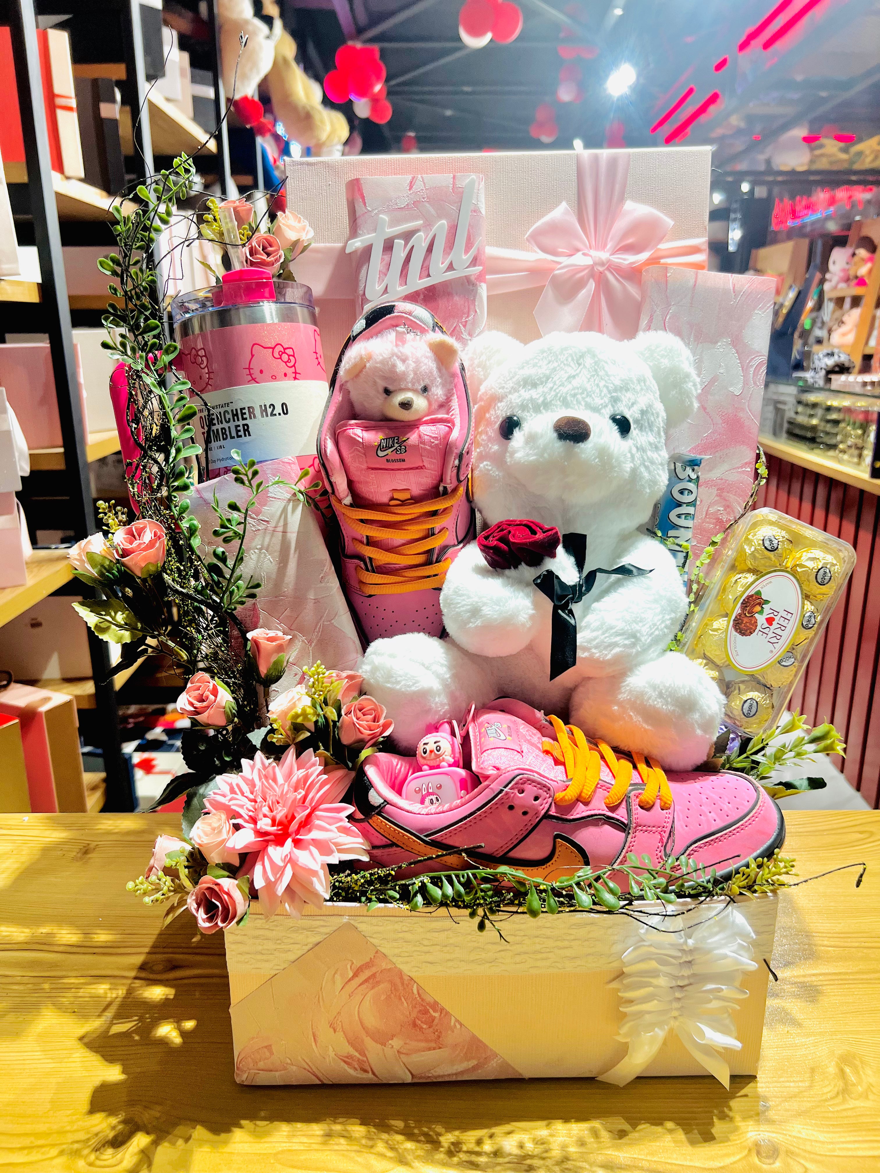 Beautiful Decorate Gift Basket with Teddy