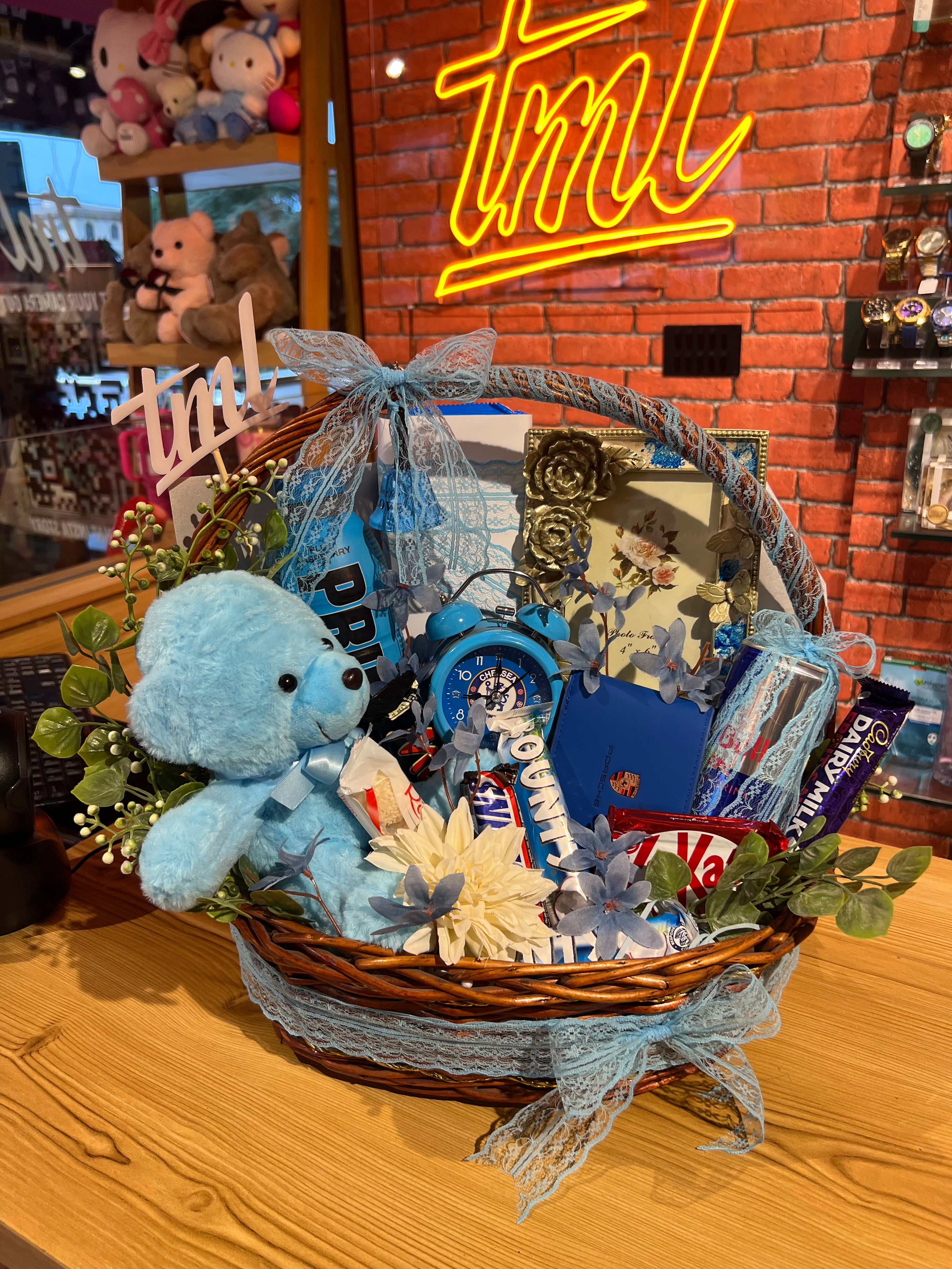 TML Gift Basket Blue theme