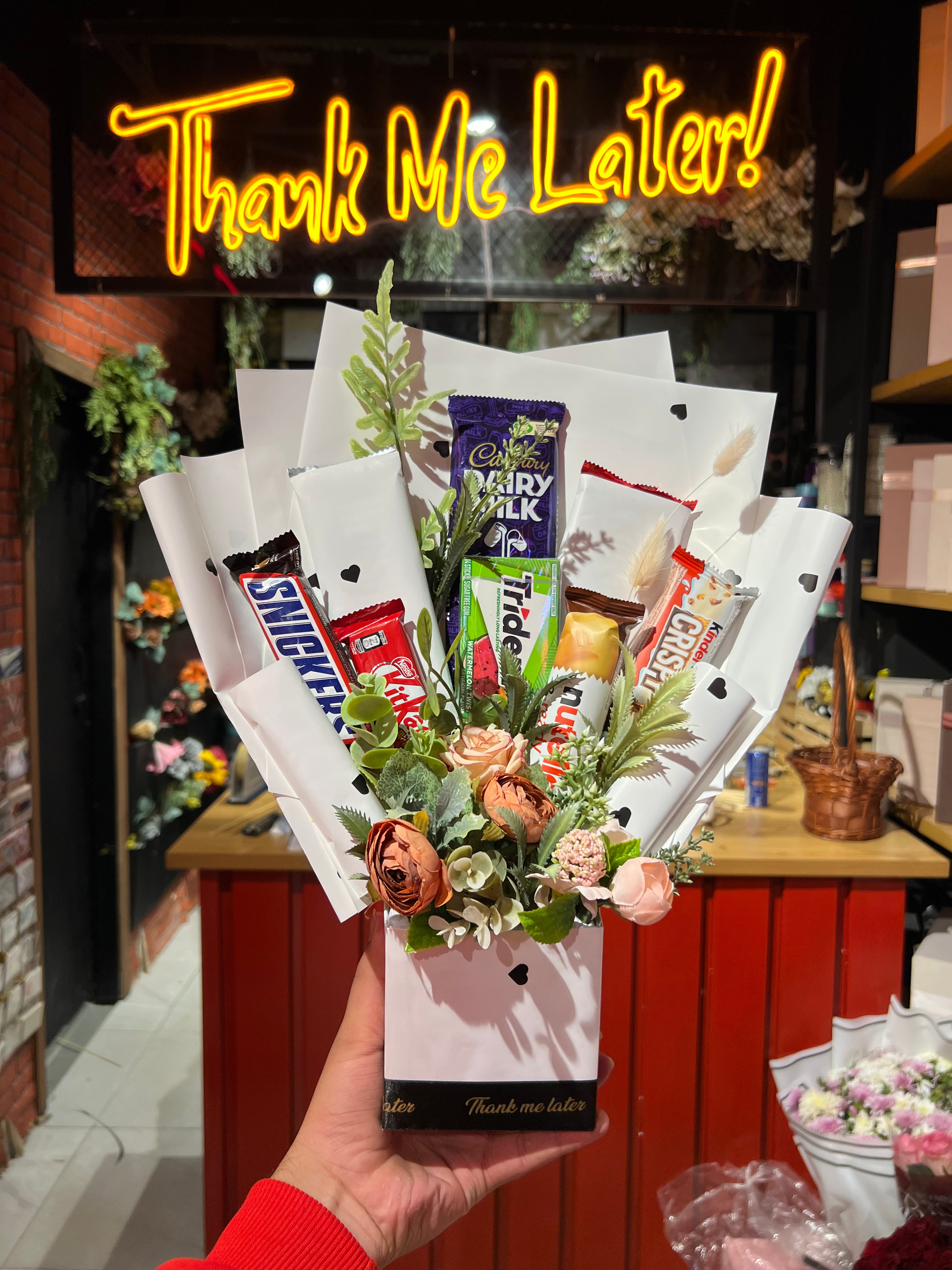 Beautiful & Unique Gift Box in White Color Theme