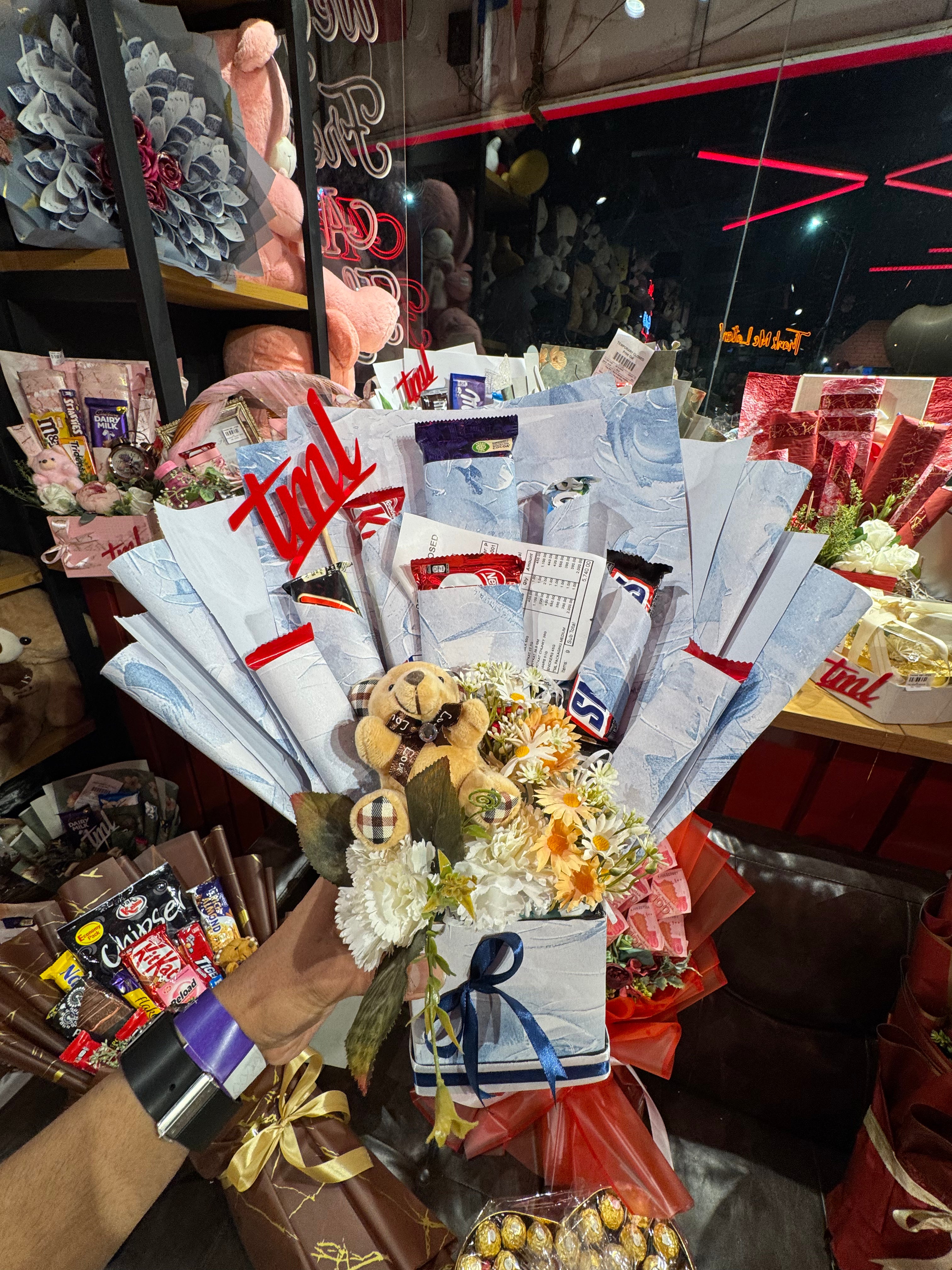 Special Gift Bouquet with Chocolates