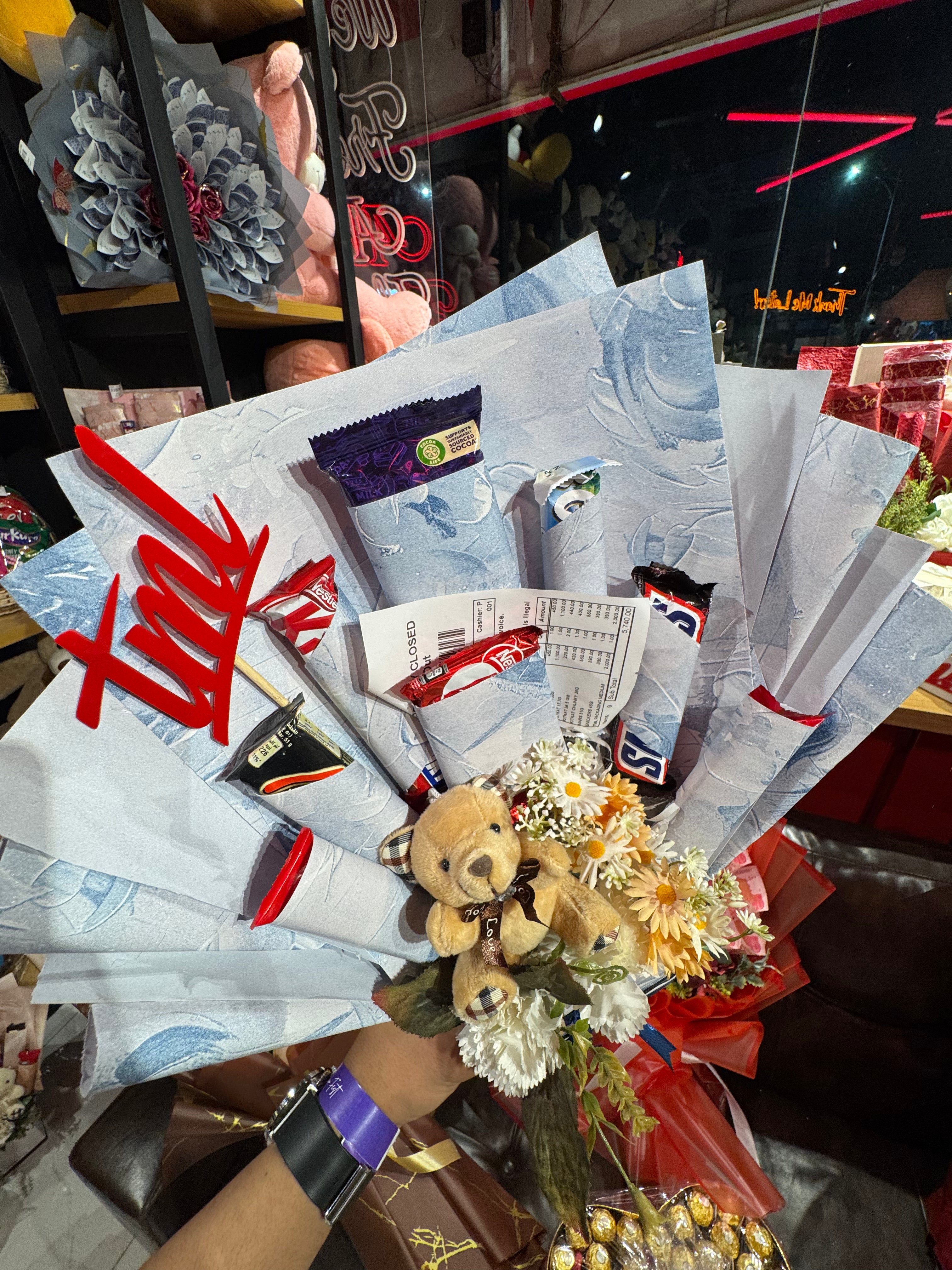 Special Gift Bouquet with Chocolates