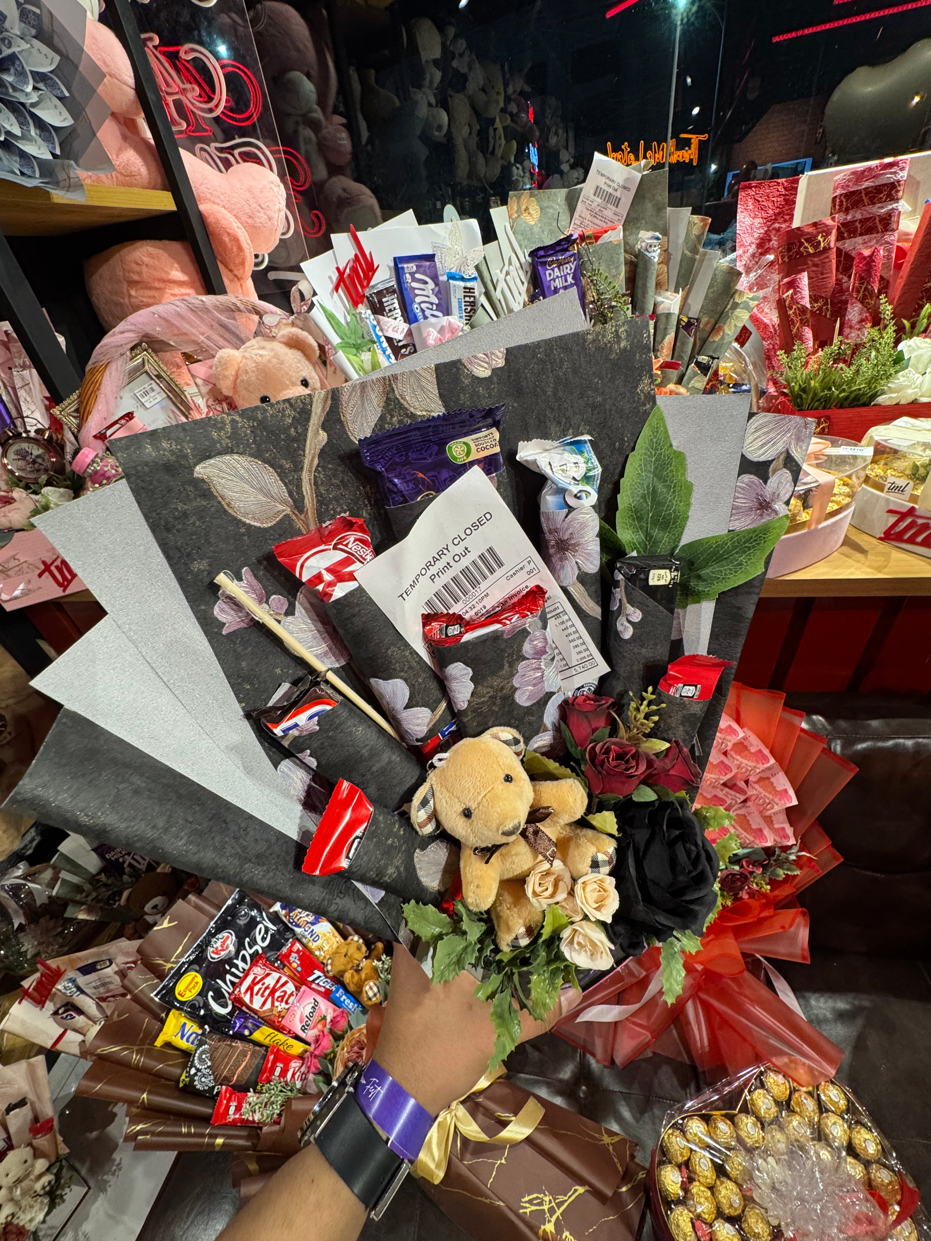 Special Gift Bouquet with Chocolates & Teddy