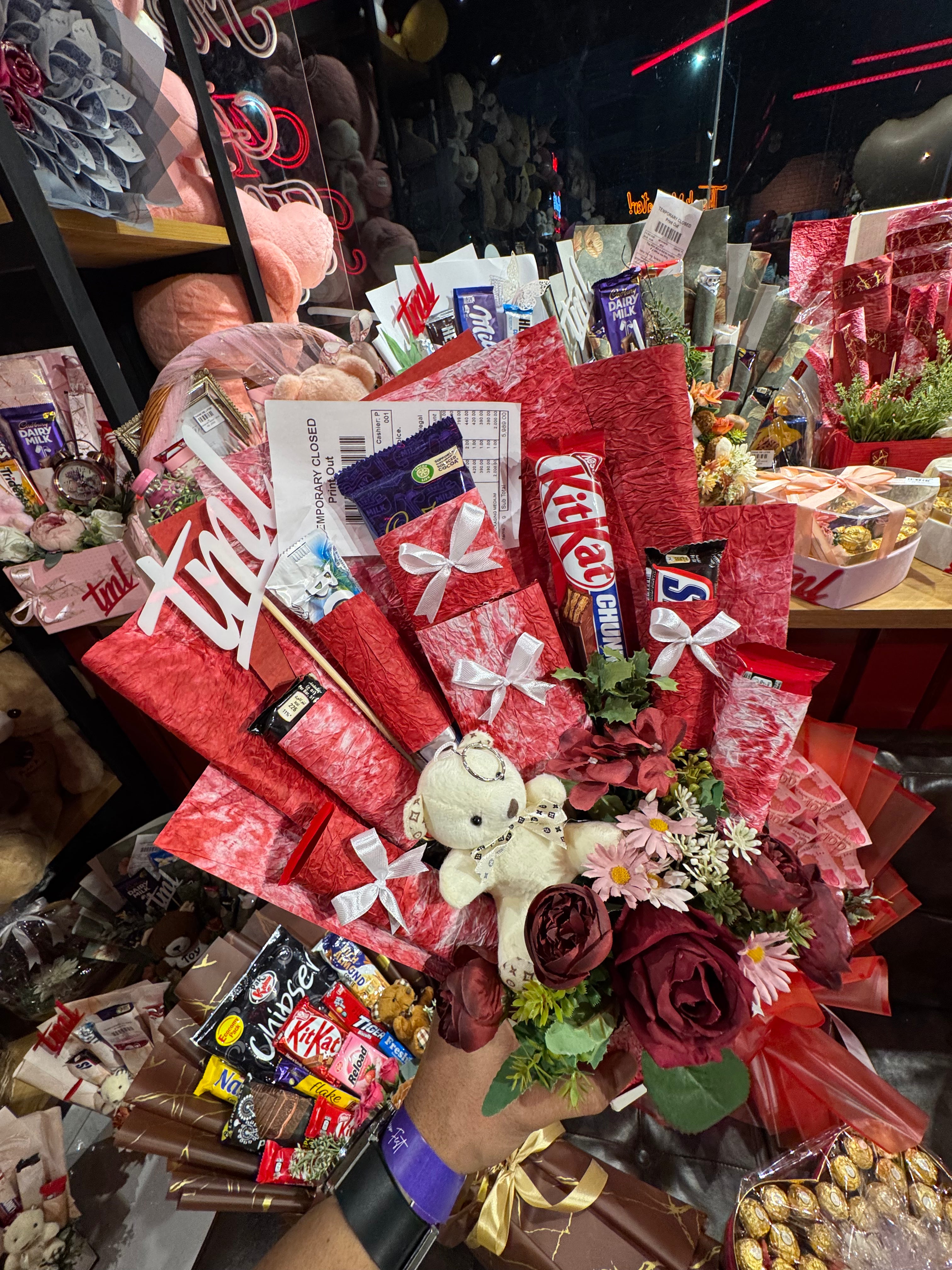 Special Gift Bouquet with Chocolates