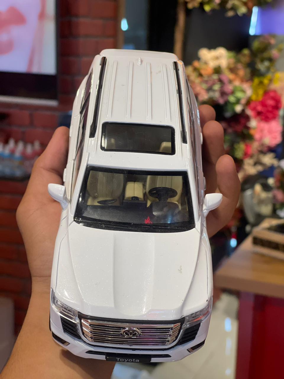 Beauty Handy Toyota Car for Gift
